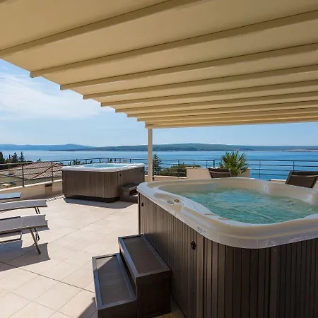 Atemberaubendes Nur 100 Meter Zum Mit Sauna, Rooftop, Meerblick Dramalj