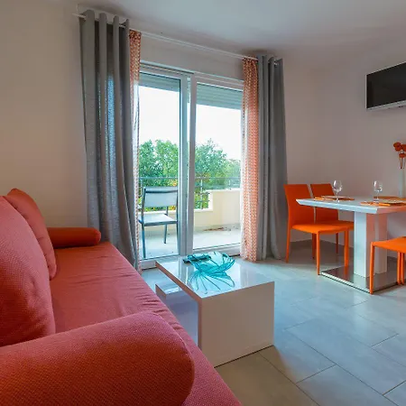 Atemberaubendes Nur 100 Meter Zum Mit Sauna, Rooftop, Meerblick * Dramalj