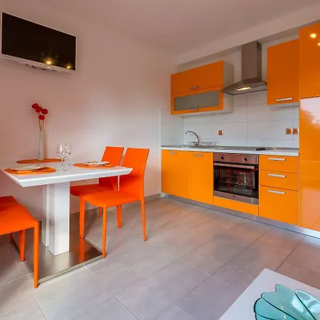 Apartment Atemberaubendes Nur 100 Meter Zum Mit Sauna, Rooftop, Meerblick *