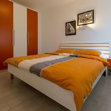 Atemberaubendes Nur 100 Meter Zum Mit Sauna, Rooftop, Meerblick * Dramalj