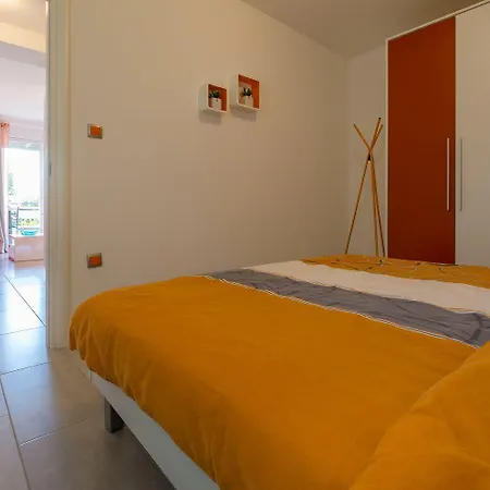 Atemberaubendes Nur 100 Meter Zum Mit Sauna, Rooftop, Meerblick Dramalj