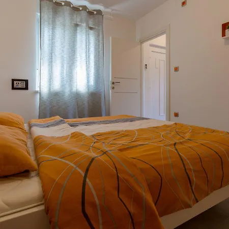 Apartment Atemberaubendes Nur 100 Meter Zum Mit Sauna, Rooftop, Meerblick
