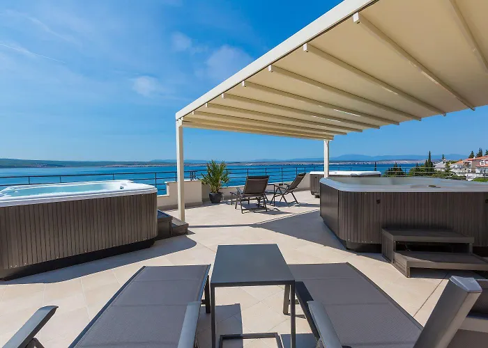 Atemberaubendes Nur 100 Meter Zum Mit Sauna, Rooftop, Meerblick * Dramalj