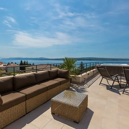 Atemberaubendes Nur 100 Meter Zum Mit Sauna, Rooftop, Meerblick Apartment Dramalj