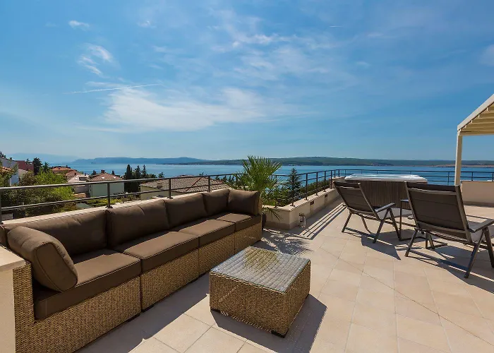 Atemberaubendes Nur 100 Meter Zum Mit Sauna, Rooftop, Meerblick Apartment Dramalj