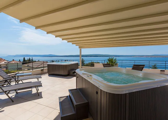 Atemberaubendes Nur 100 Meter Zum Mit Sauna, Rooftop, Meerblick Dramalj