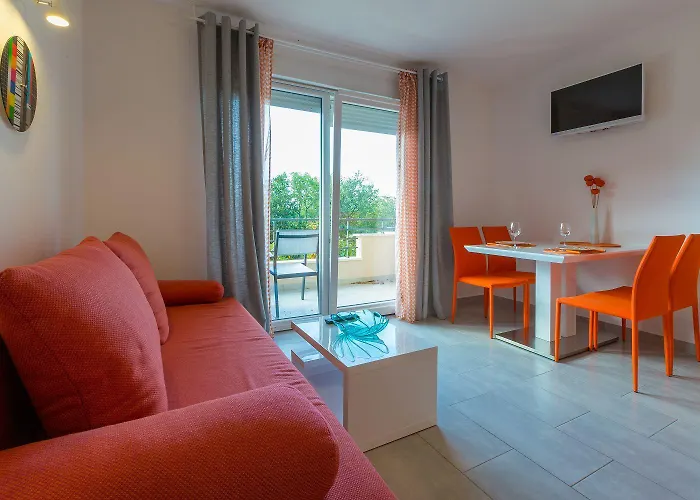 Atemberaubendes Nur 100 Meter Zum Mit Sauna, Rooftop, Meerblick * Dramalj